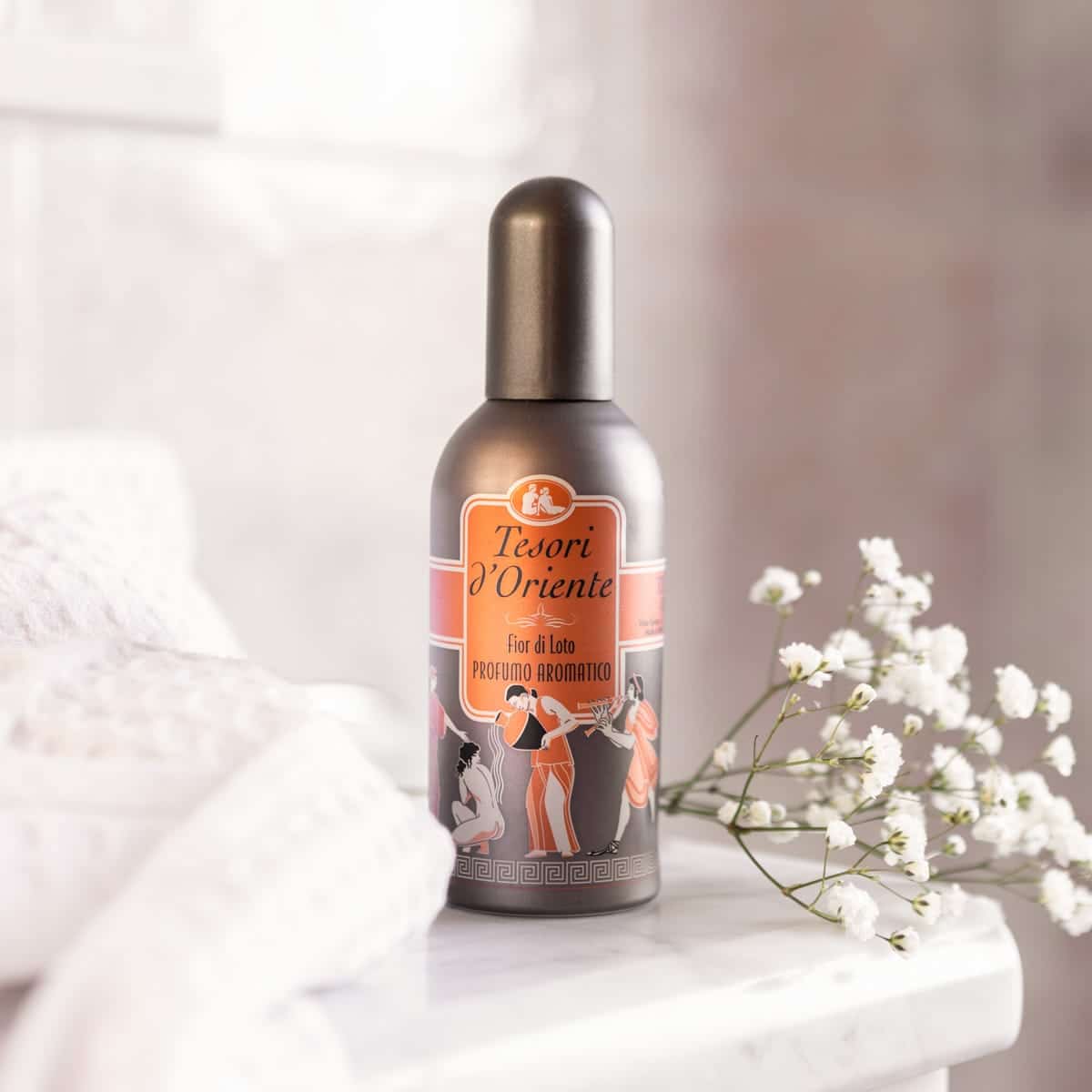 عطر تيسوري دي أورينت الإيطالي بزهرة اللوتس